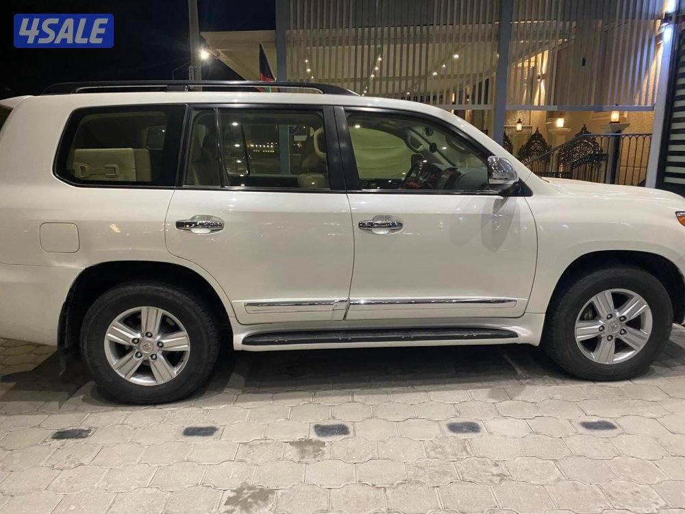 لاند كروز وارد الساير موديل 2015 عداد 193 الف1