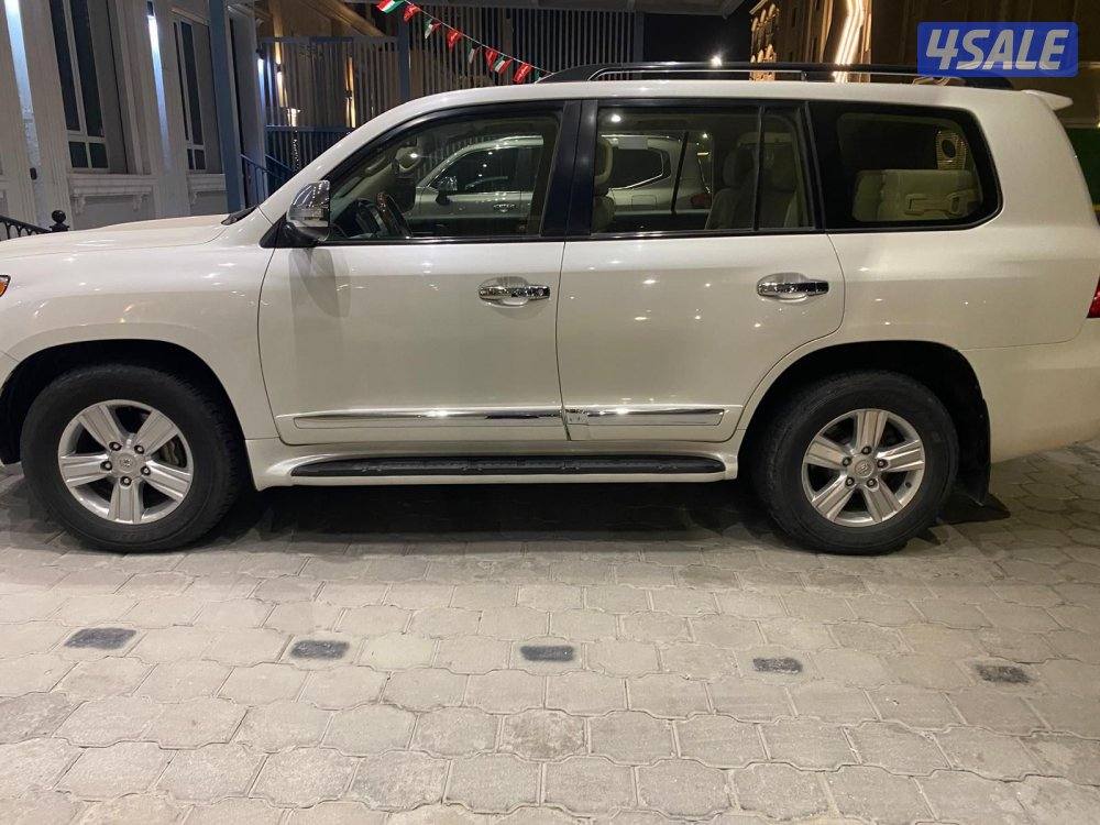 لاند كروز وارد الساير موديل 2015 عداد 193 الف0