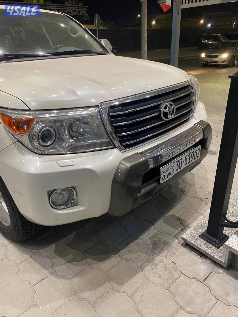 لاند كروز وارد الساير موديل 2015 عداد 193 الف3