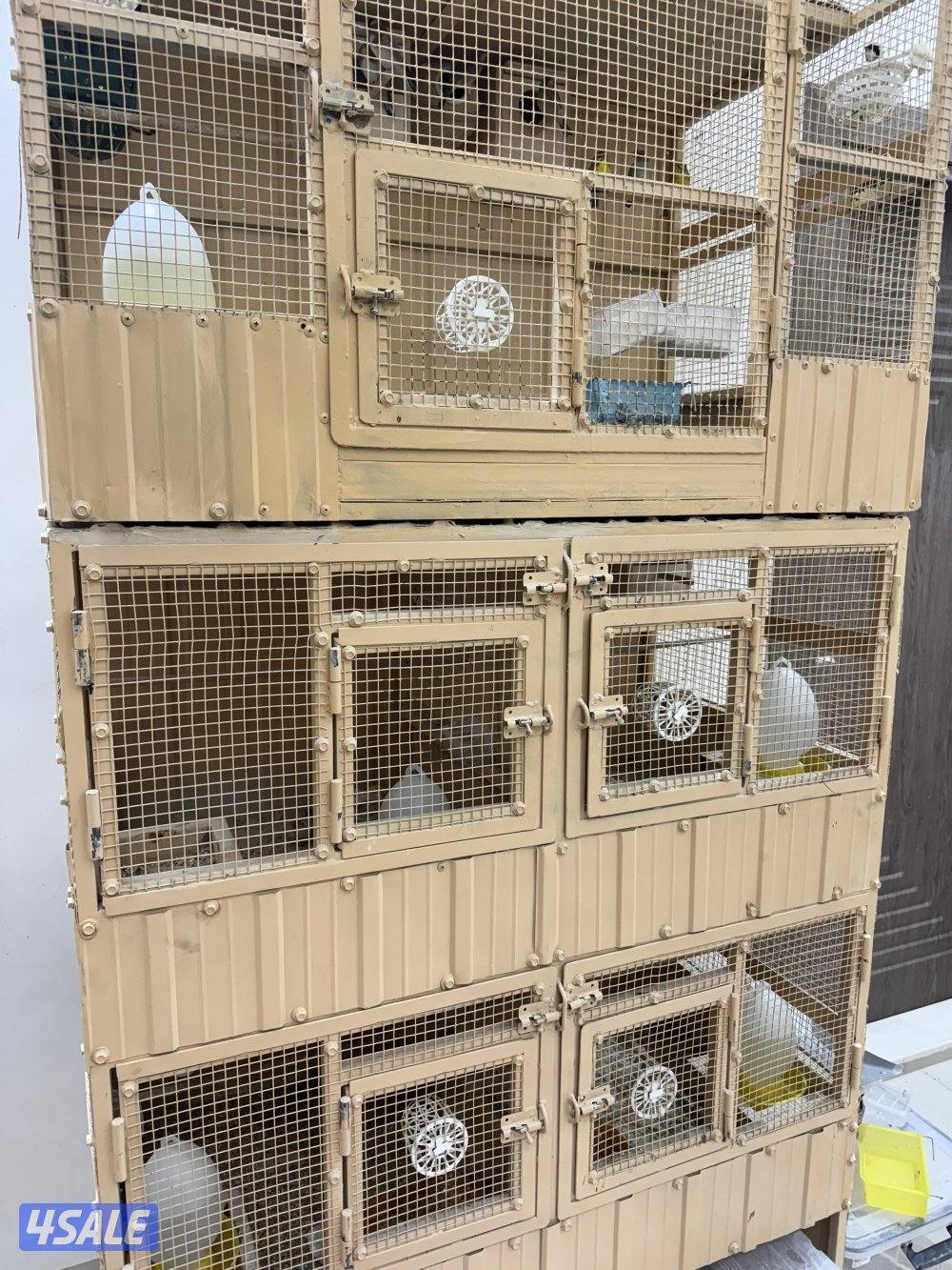 للبيع قفص  طيورتفصيل الشويخ اربع خانات +خانه محميه كبيره0