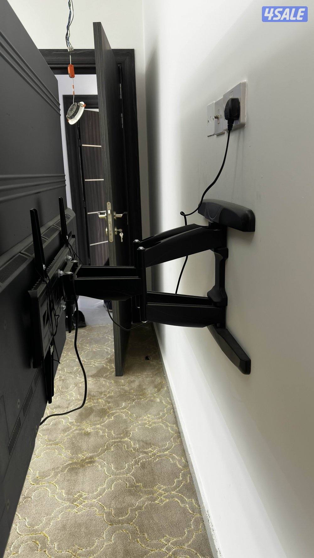 للبيع تلفزيون ونسا سمارت 75 بوصه نظيف مع الستاند1