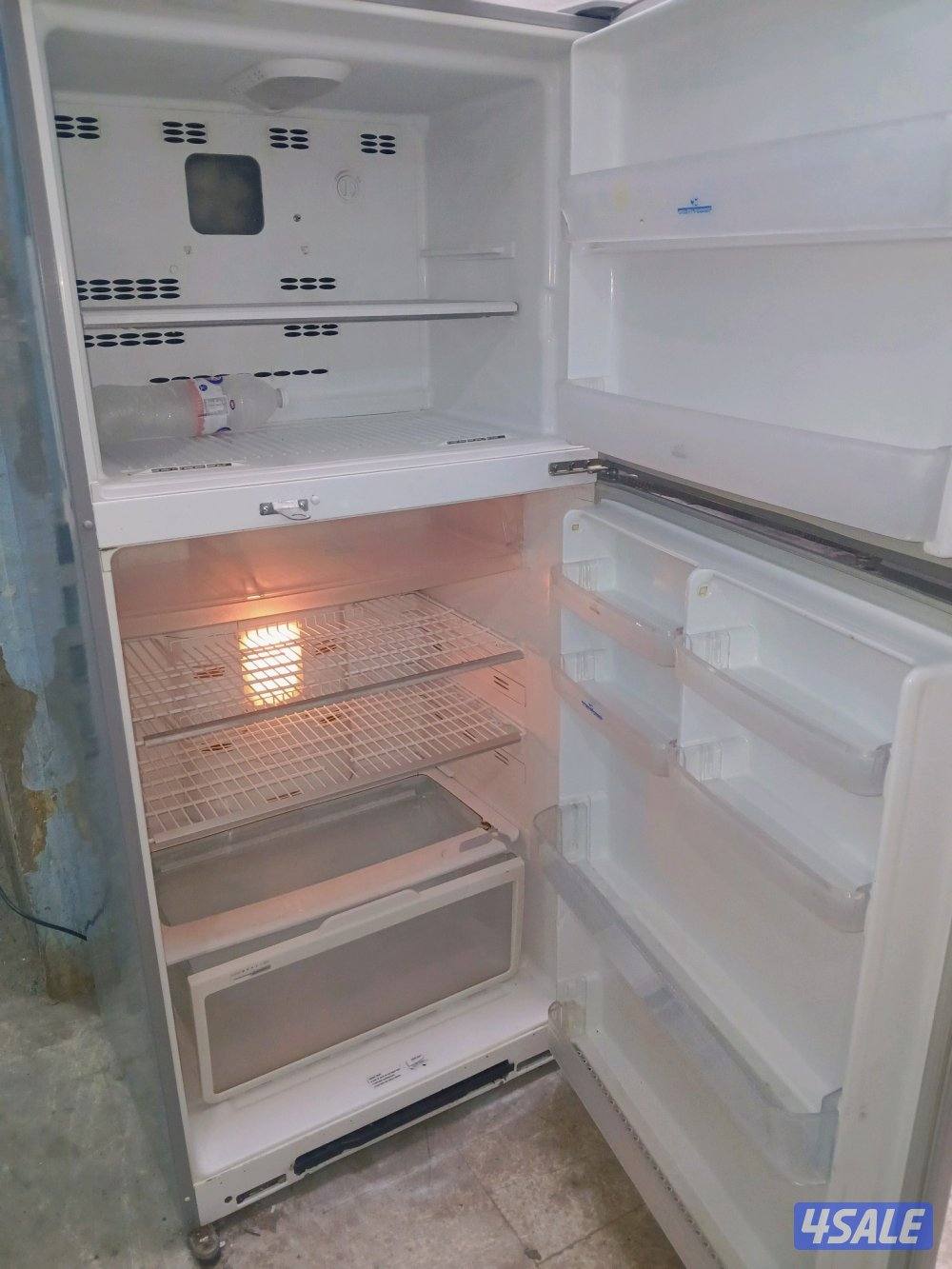 للبيع ثلاجه سانيو ياباني بحاله جيده جدامع الكفالة والتوصيل عائلية 24قد0