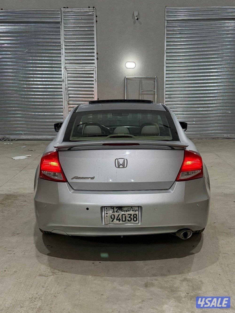 للبيع هوندا اكورد شرط الفحص بحاله ممتازه باب واحد3
