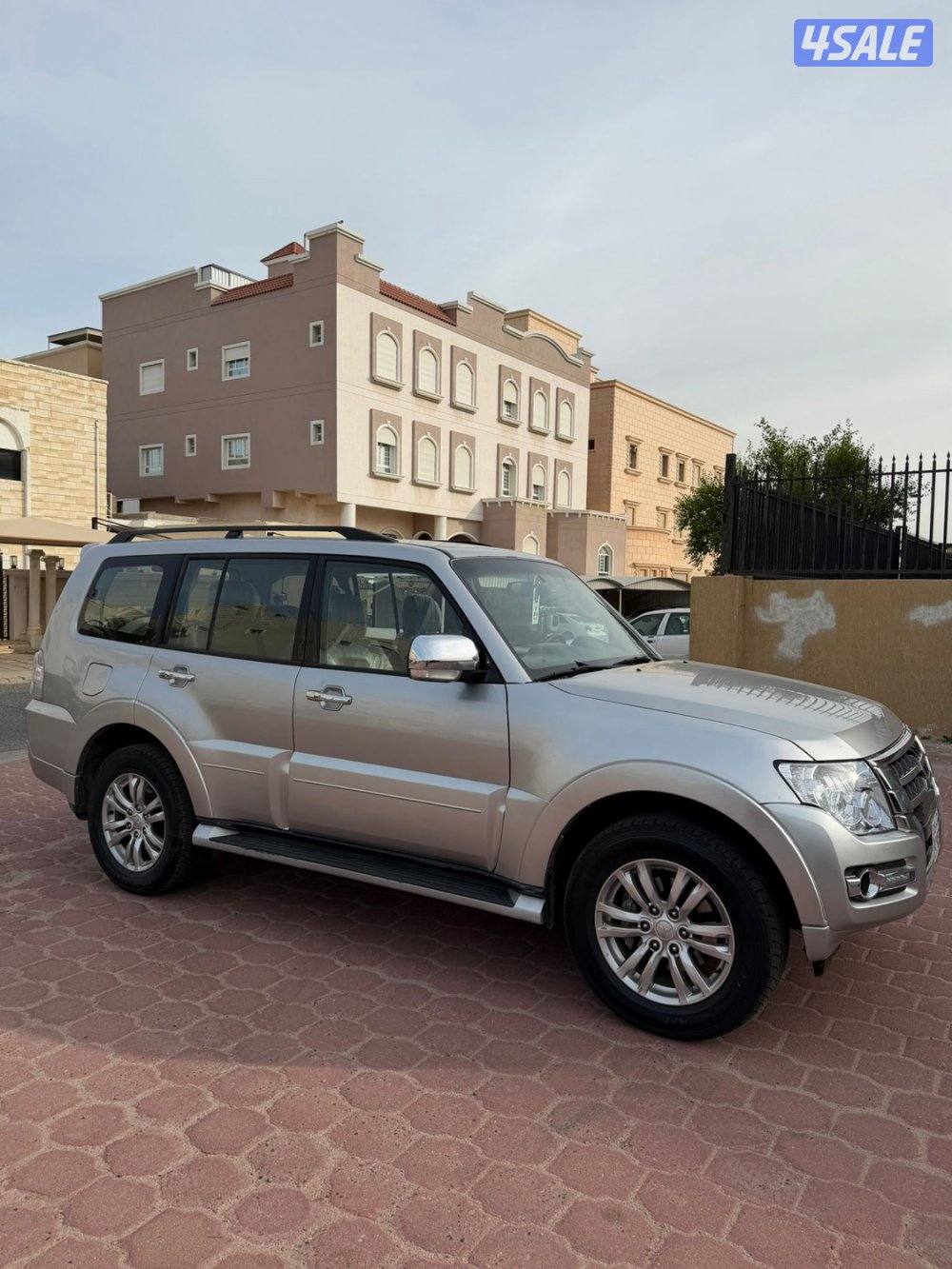 باجيرو الملا موديل 2020 مكينه كبيره 3800 سلفر داخل جلد ماشي 6010