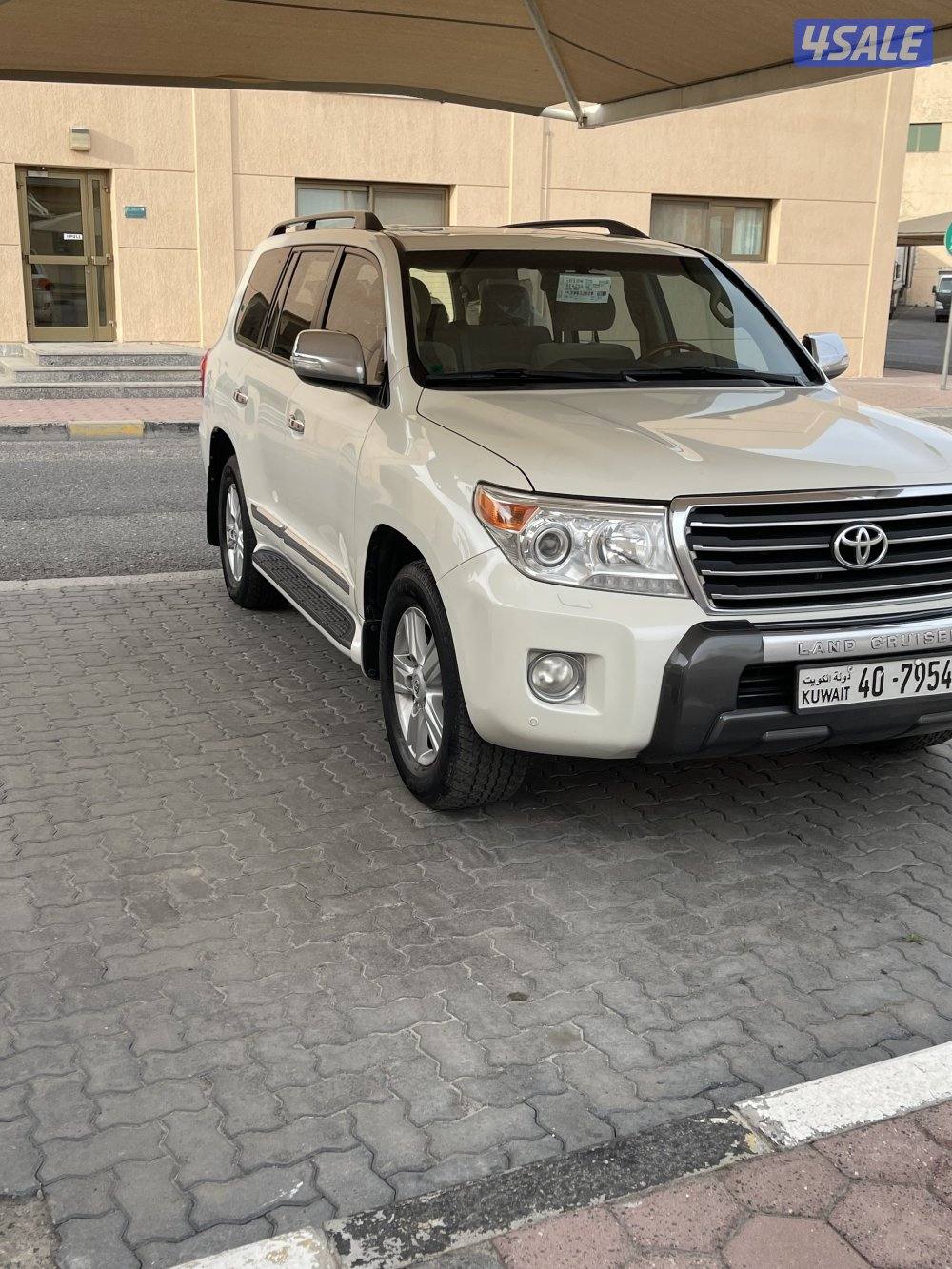 للبيع لاندكروزر موديل 2015 GXR_V8 ماشي ٣٨١2