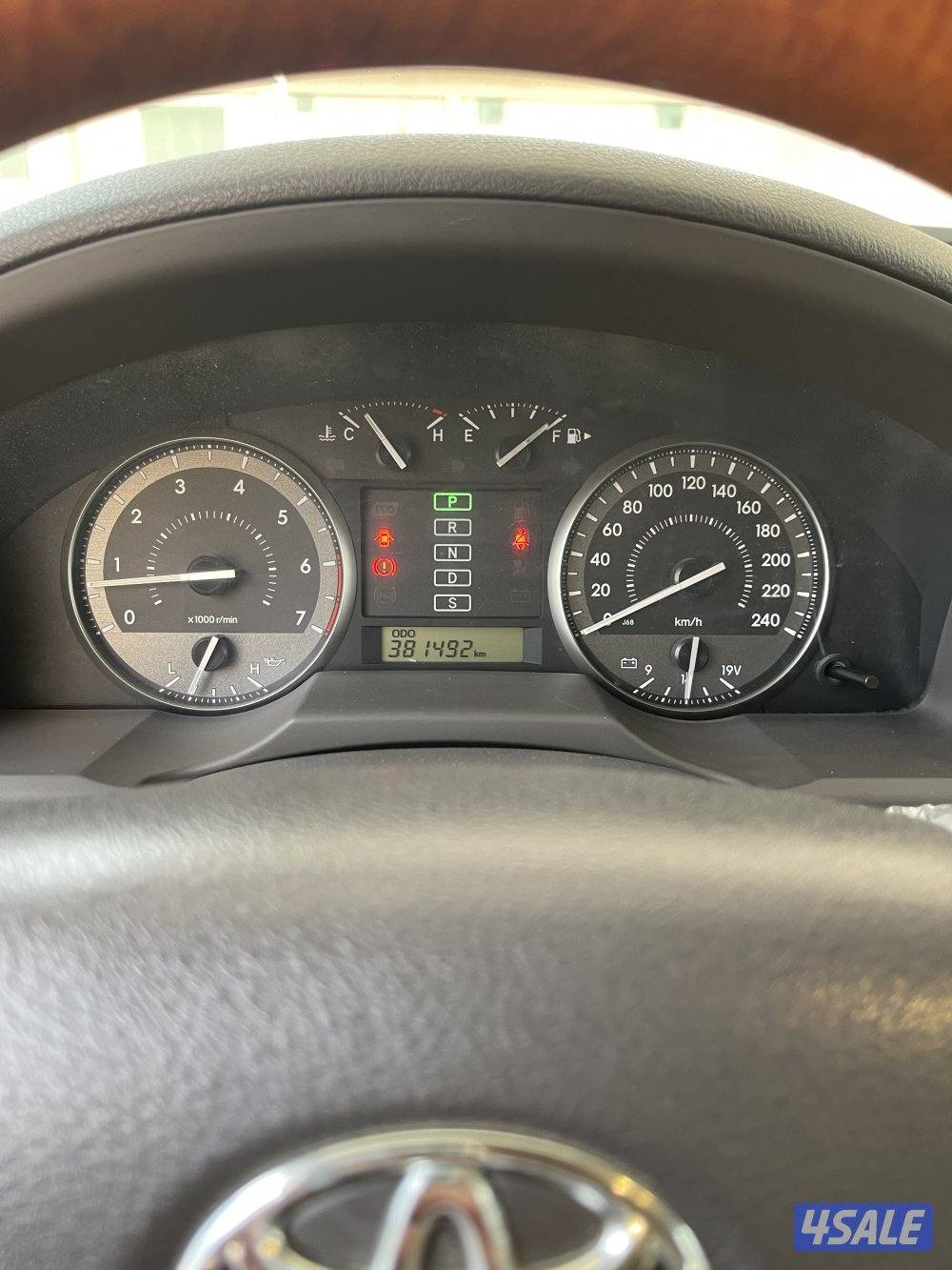 للبيع لاندكروزر موديل 2015 GXR_V8 ماشي ٣٨١6