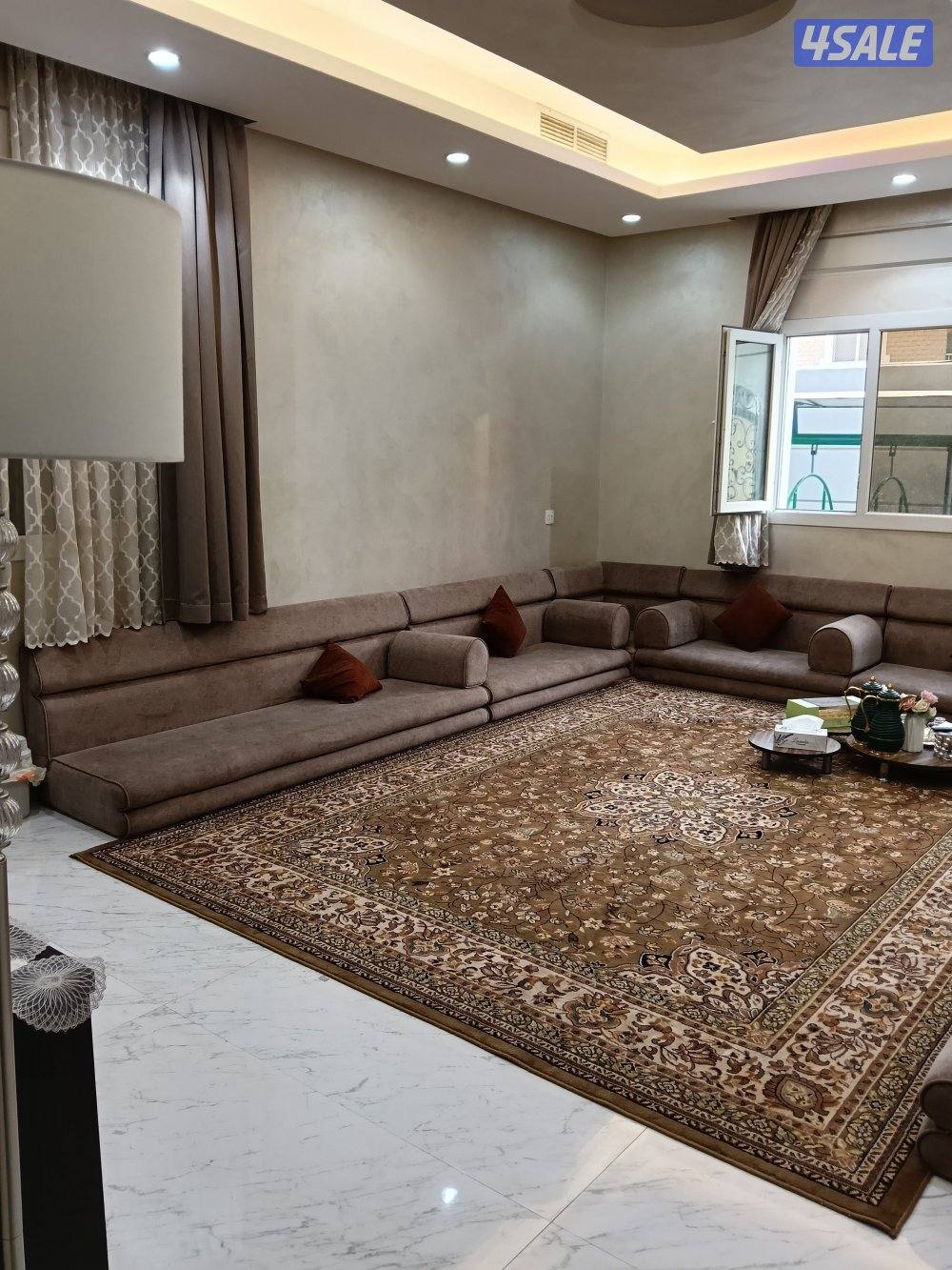 للبدل بيت مجدد بالكامل سنة 2020 مع قسيمه بالمطلاع1