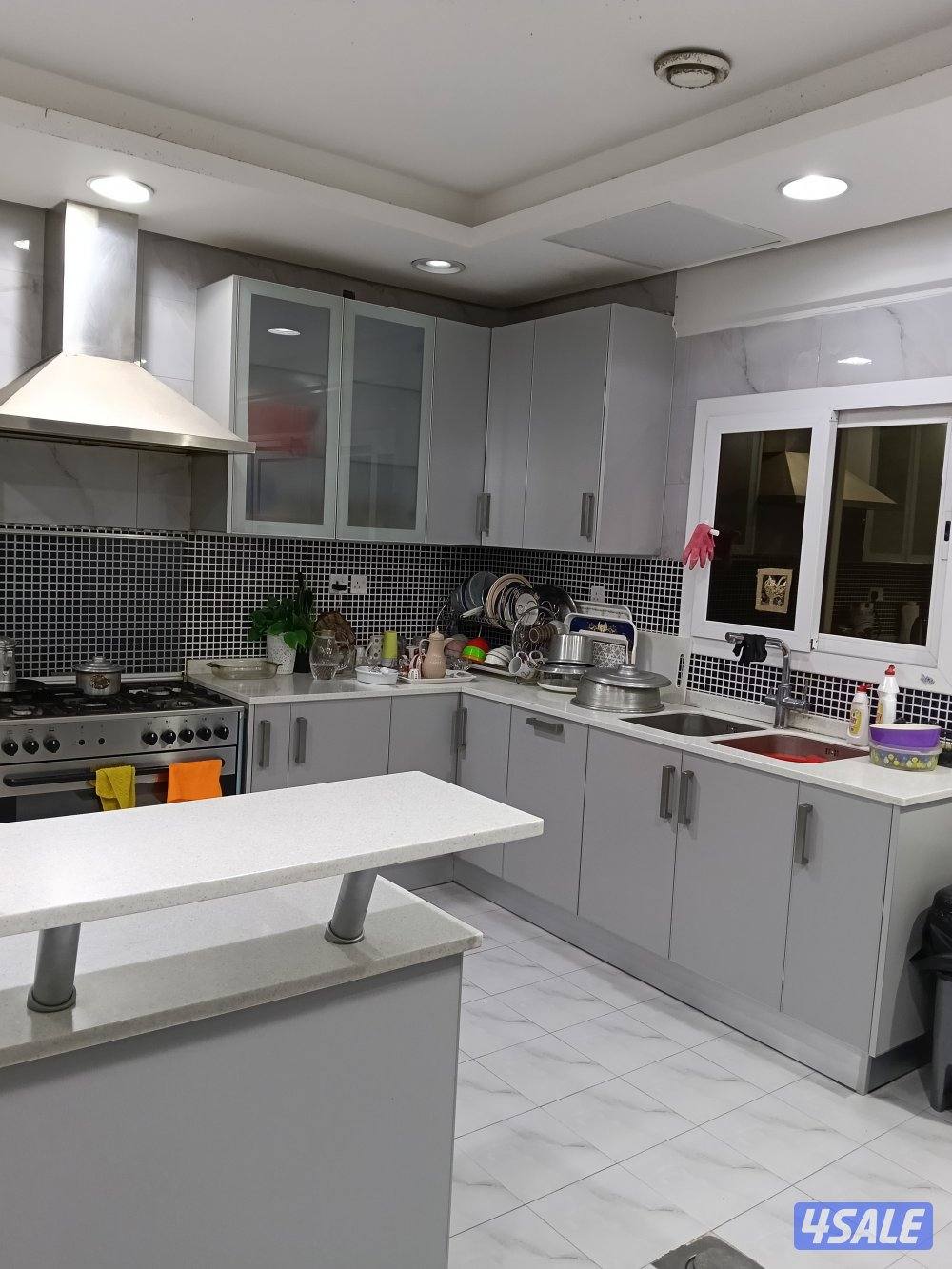 للبدل بيت مجدد بالكامل سنة 2020 مع قسيمه بالمطلاع3