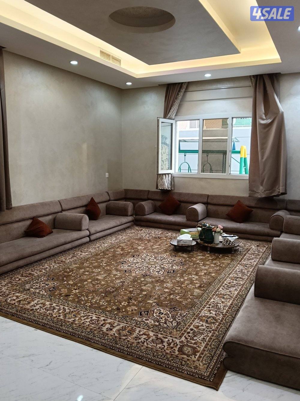 للبدل بيت مجدد بالكامل سنة 2020 مع قسيمه بالمطلاع4