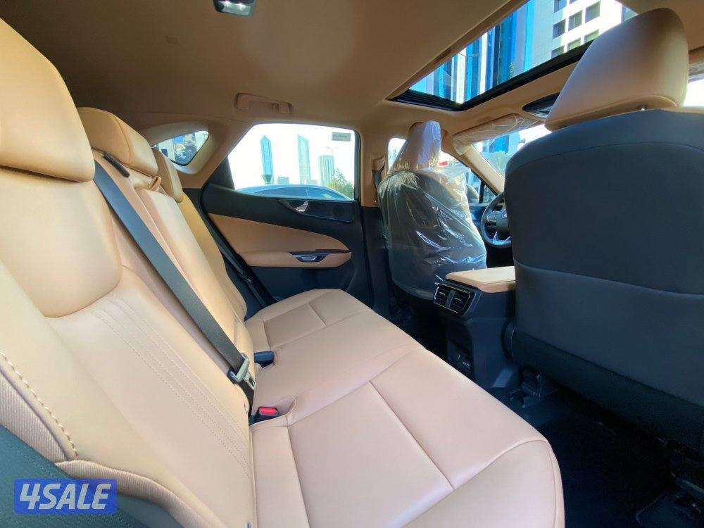 لكزس NX350 موديل 2024 عداد 22 الف كيلو فقط تحت الكفاله شرط الفحص7