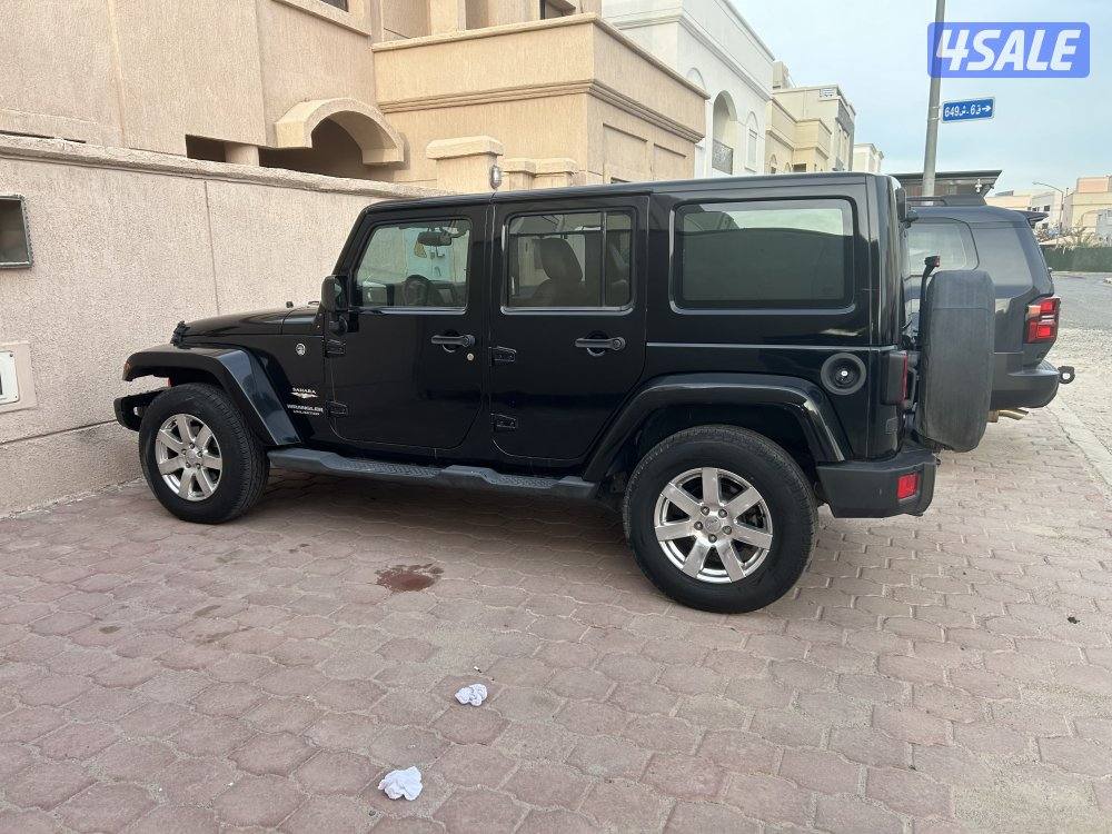 السلام عليكم للبيع رانقلر 2015 صحارا السياره شرط الفحص ماشي 283الف0