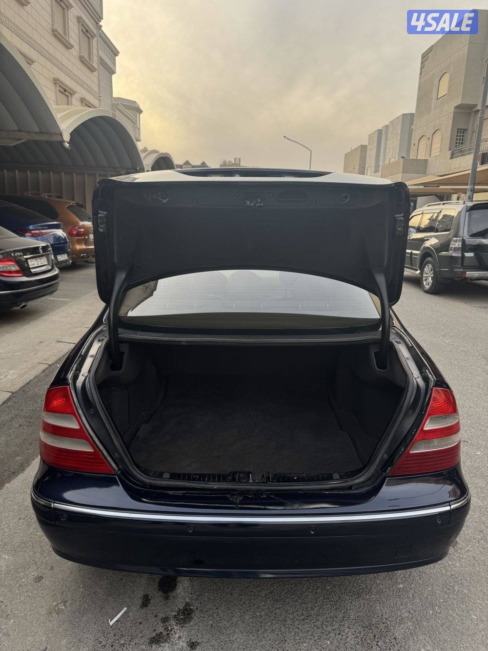 للبيع مرسيدس E3203