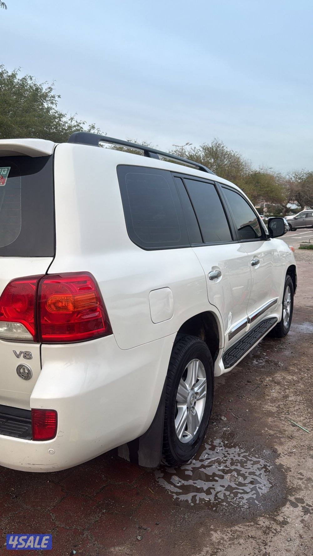 للبيع لاند كروز موديل 20130