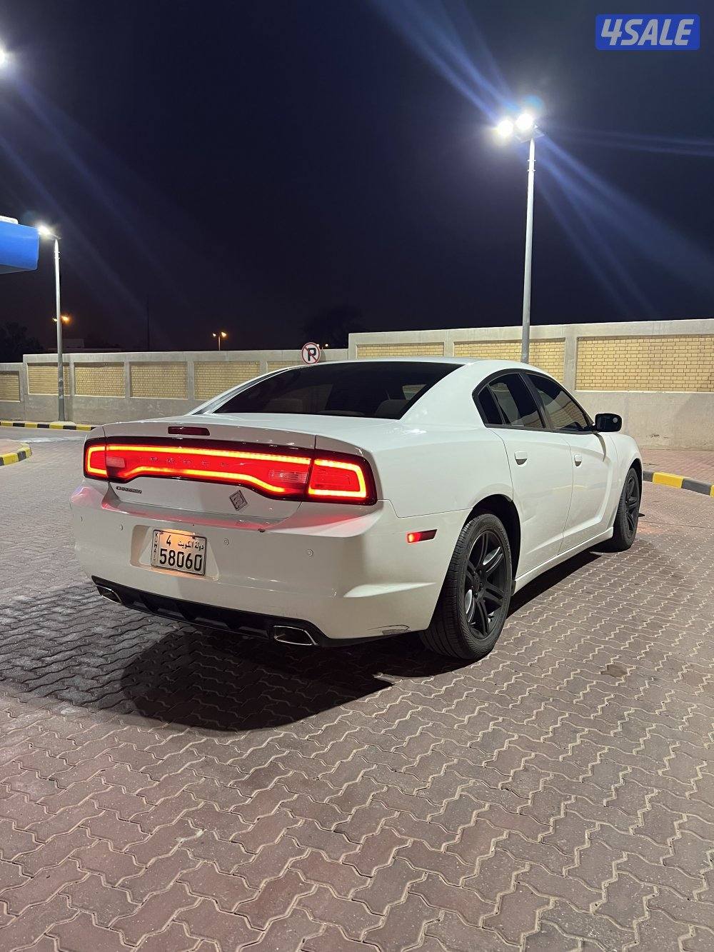 شارجر 2014 صبغ وكالة 6 سلندر ماشي 203 بحالة ممتازة جدا شرط الفحص6