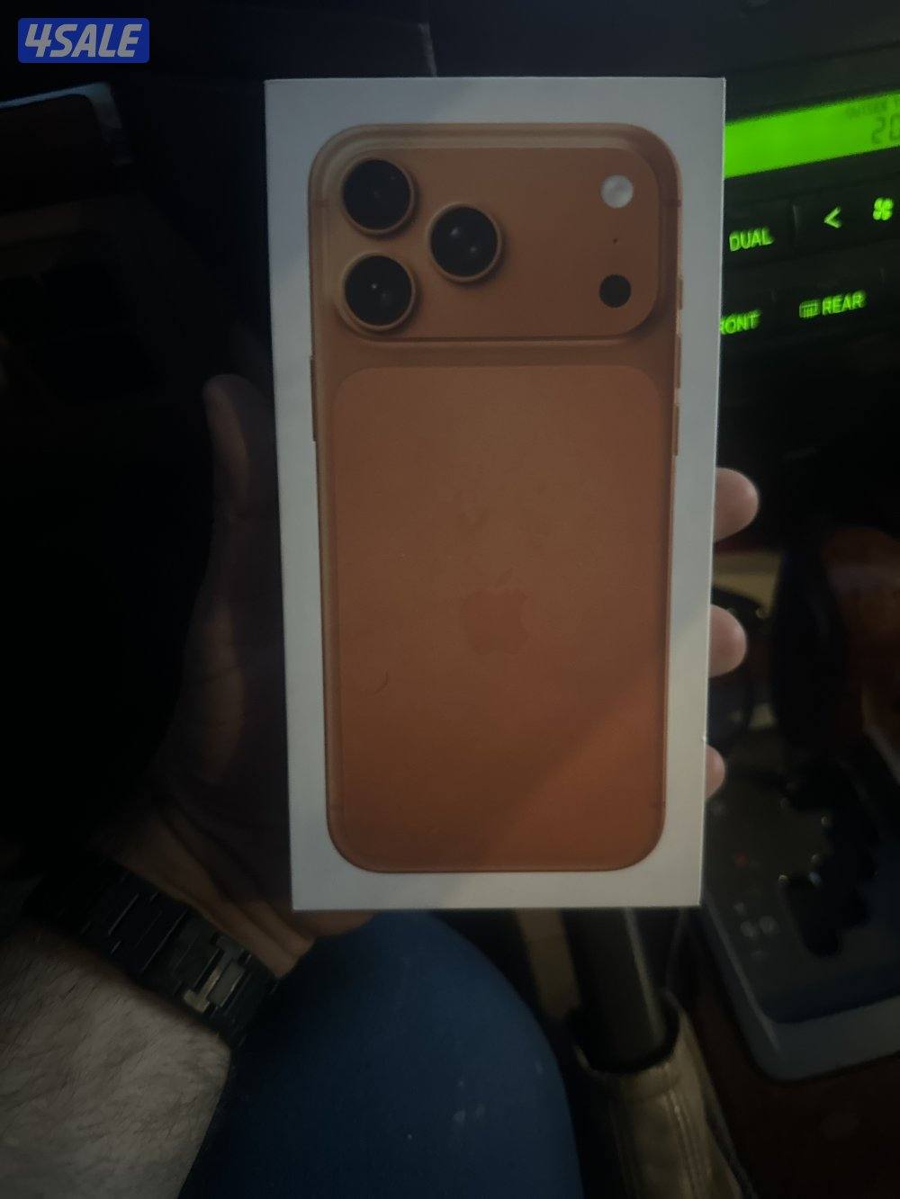 للبيع ايفون١٧برتقالي ٥١٢قياي بيعه سريعه نسخه الشرق الاوسط كفاله ١سنه0