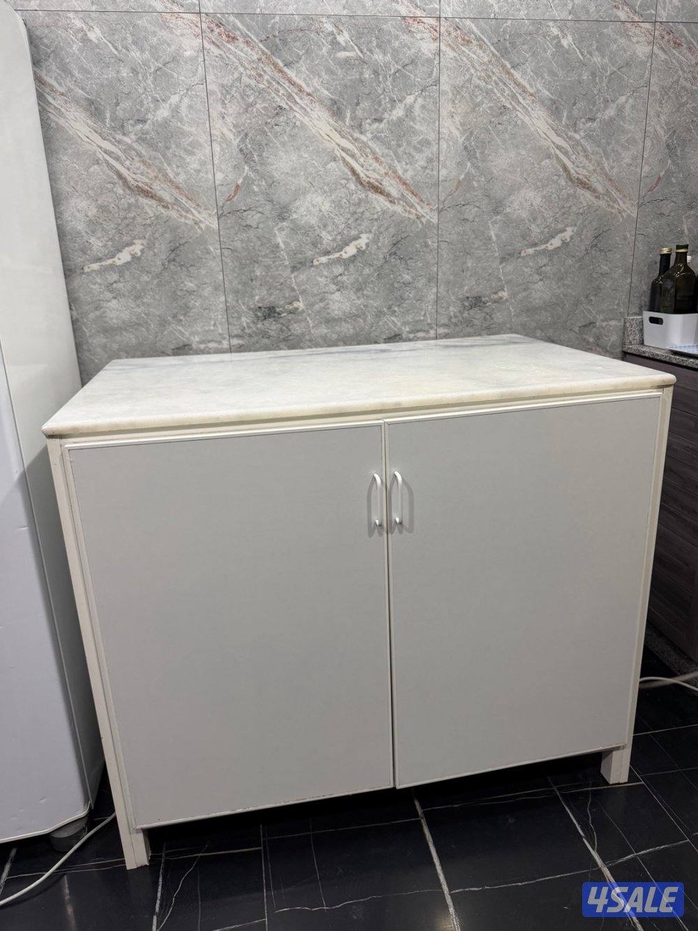 للبيع    خزانه المنيوم رخام  اصلي  تفصال  نطيفه و جديده1