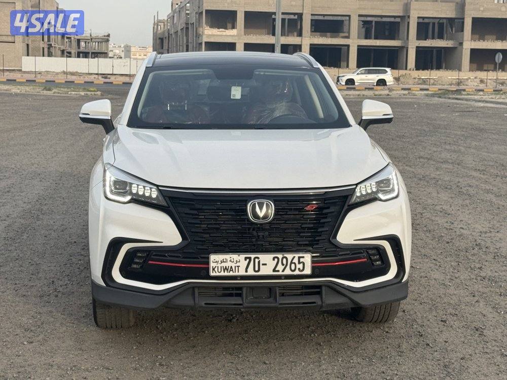 للبيع شانغان 2023 - CS85 صبغ الوكاله7