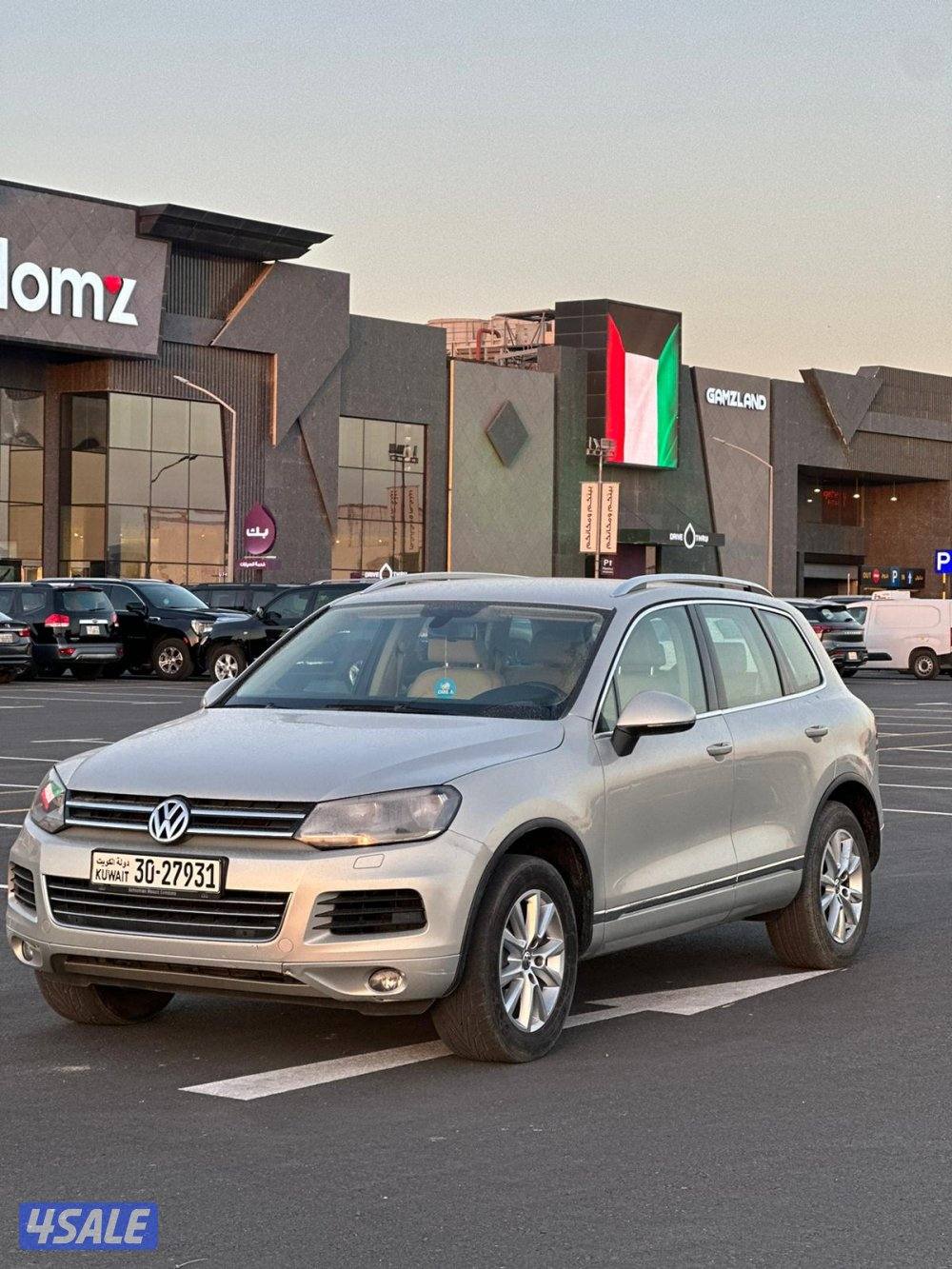 للبيع فولكس واجن طوارق موديل 2014 عداد 2402