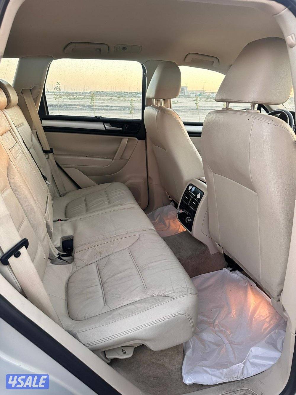 للبيع فولكس واجن طوارق موديل 2014 عداد 2406