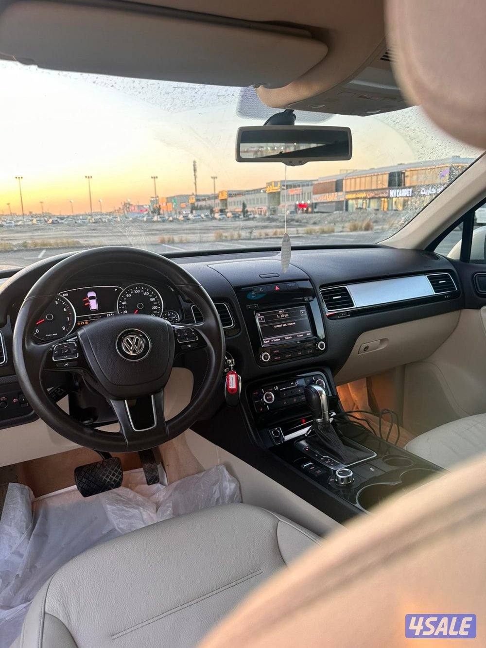 للبيع فولكس واجن طوارق موديل 2014 عداد 2407