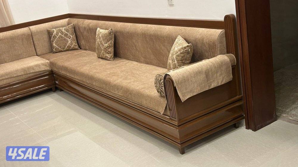 الضجيج مجمع غالرليا بوابة ٢او٥رقم ١٤بجوار بوخمسين للسجاد15