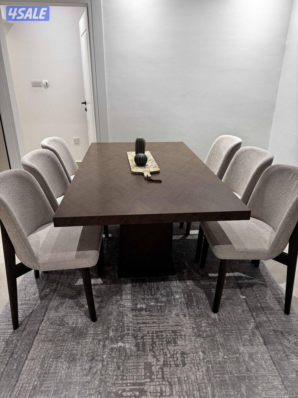 طاولة طعام ٦ كراسي من صفاة هوم استعمال نظيف شهرين سعر الشراء 4001