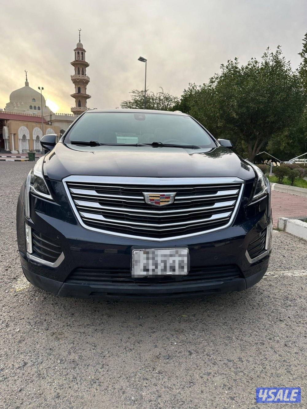 للبيع كاديلاك XT5  مديل 2017 عداد ٧٣ الف كيلو فقط0