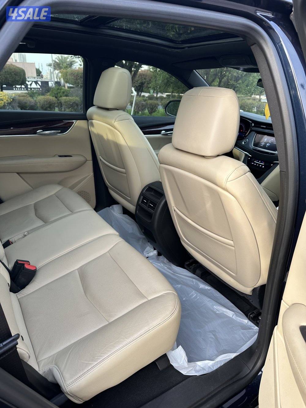 للبيع كاديلاك XT5  مديل 2017 عداد ٧٣ الف كيلو فقط13