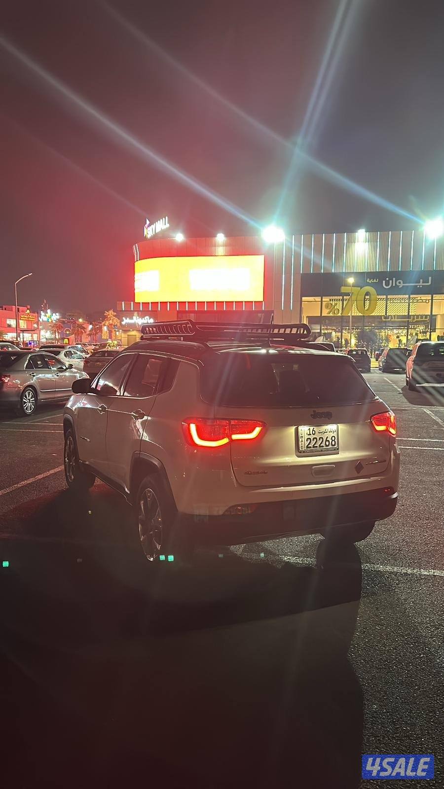 للبيع جيب كومباس موديل 2019 عداد 167  الف2