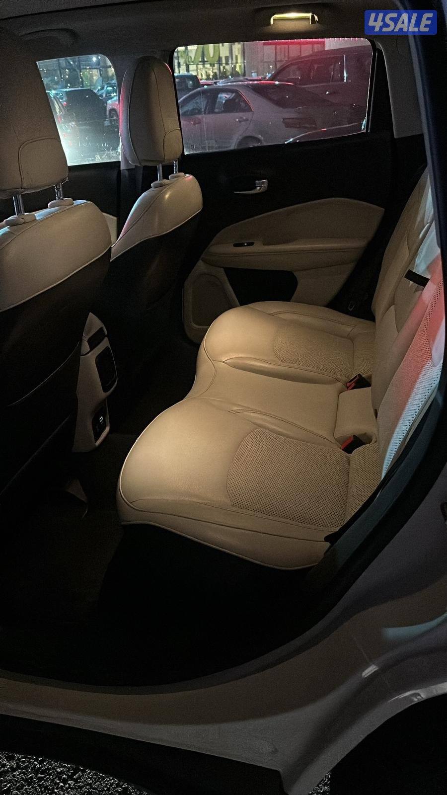 للبيع جيب كومباس موديل 2019 عداد 167  الف4