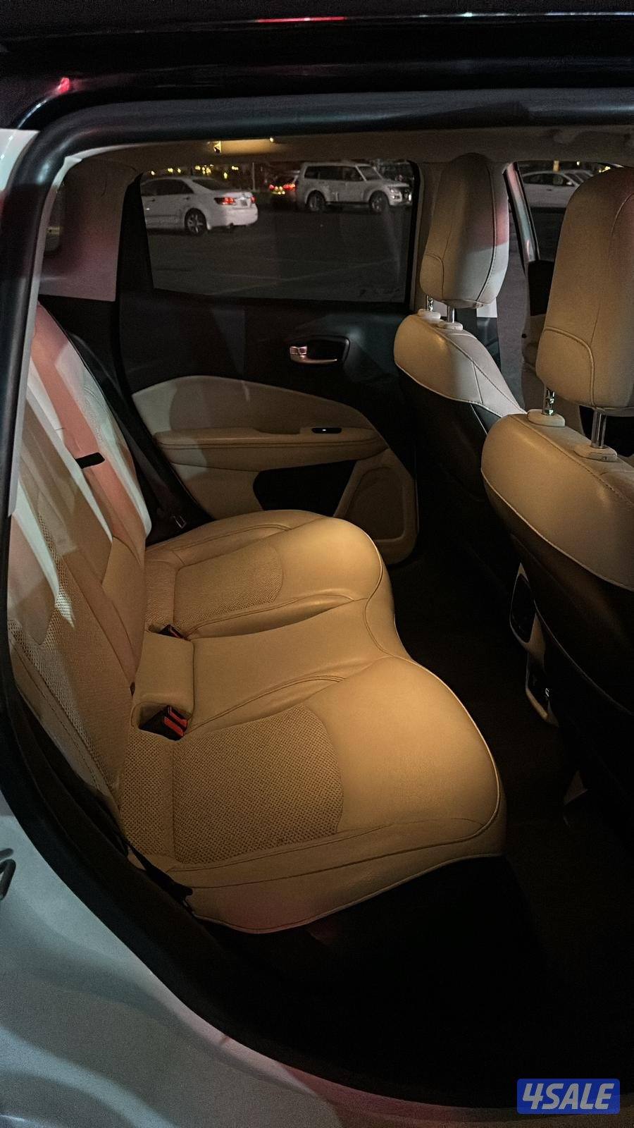 للبيع جيب كومباس موديل 2019 عداد 167  الف6