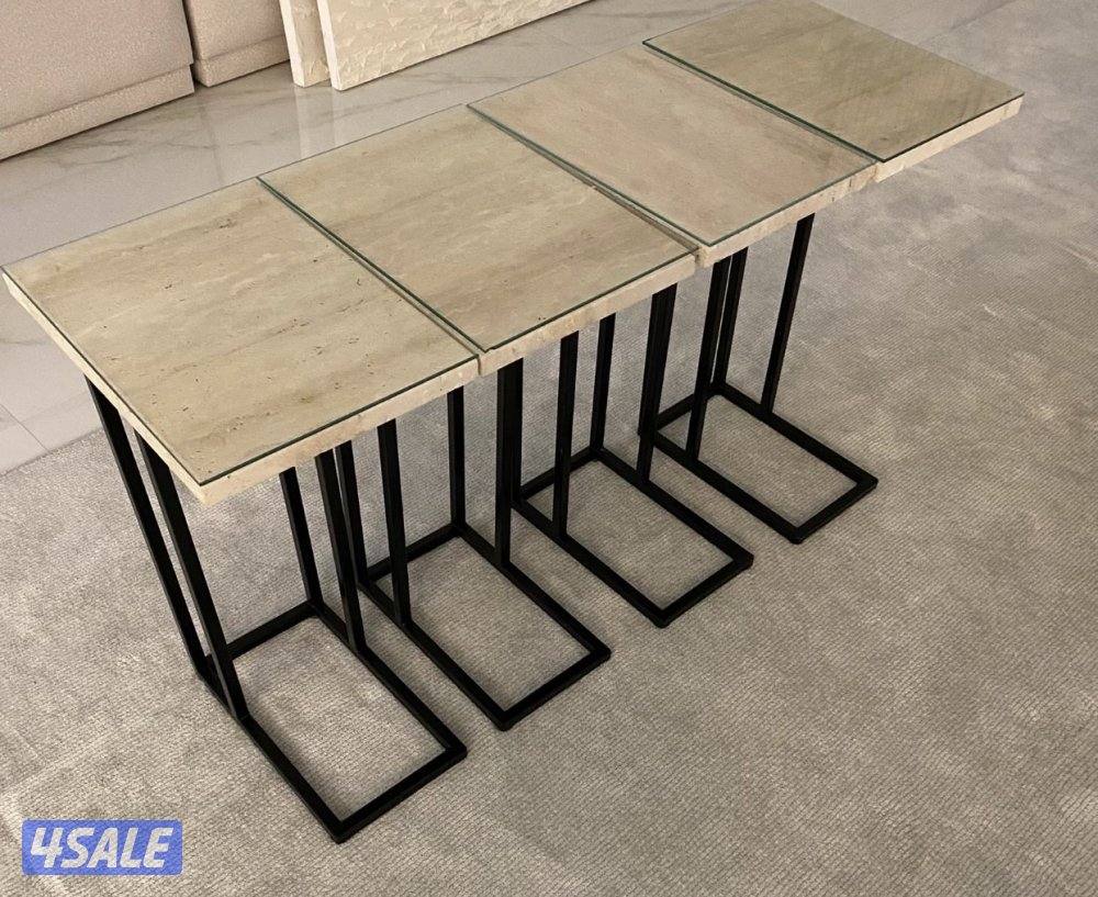 بيع ٤طاولات رخام الترافلتين لون بيج مع ٤طاولات تقديم مع زجاج حمايه0