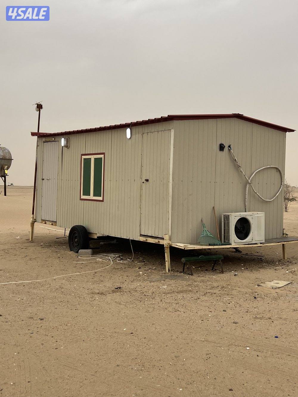 شاليه متنقل تايرين قلص هوك مقاس ٣/٦يتكون من مطبخ ودورة مياه0