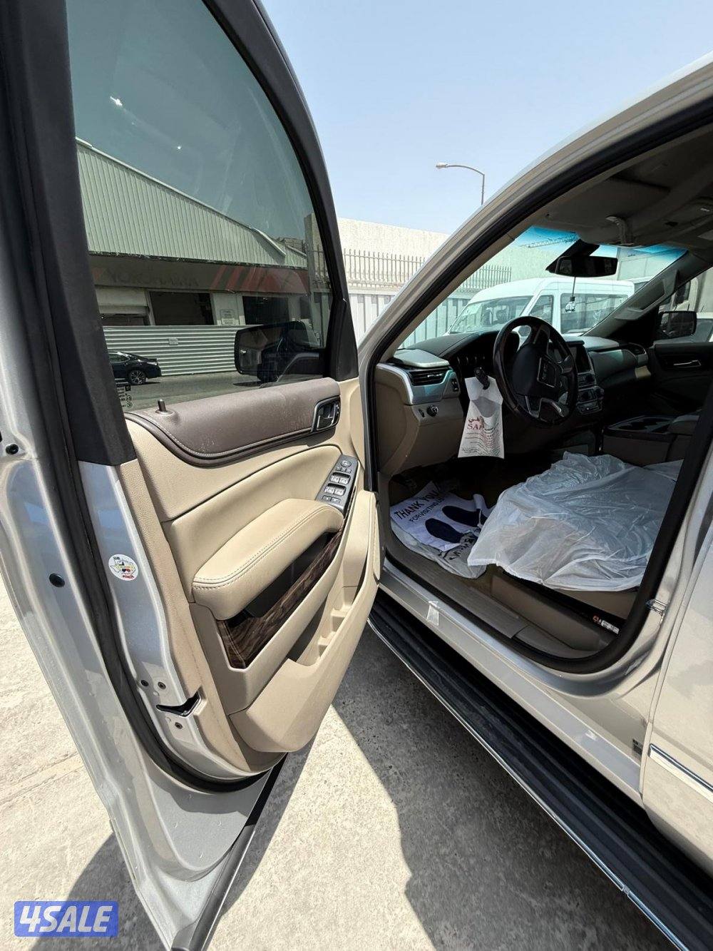 يوكن اكس ال  2017 لون سلفر سيرفس منتظم تو طالع من الوكاله بقيمه ٥٥٠2