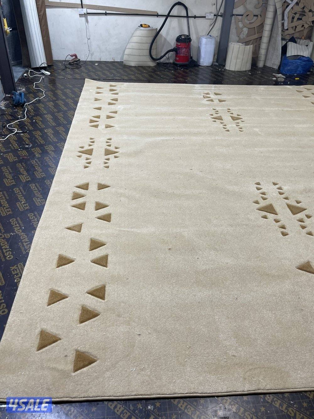 تركيب سجاد تركي حسب الطلب ساده ومعا نقشات حفر يدوي3