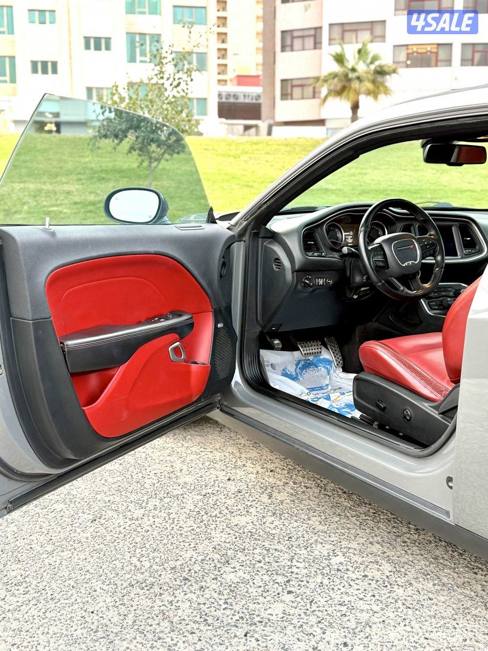 تشالنجر RT موديل 2018 صبغ الوكالة 8 سلندر كامل المواصفات  شرط الفحص10