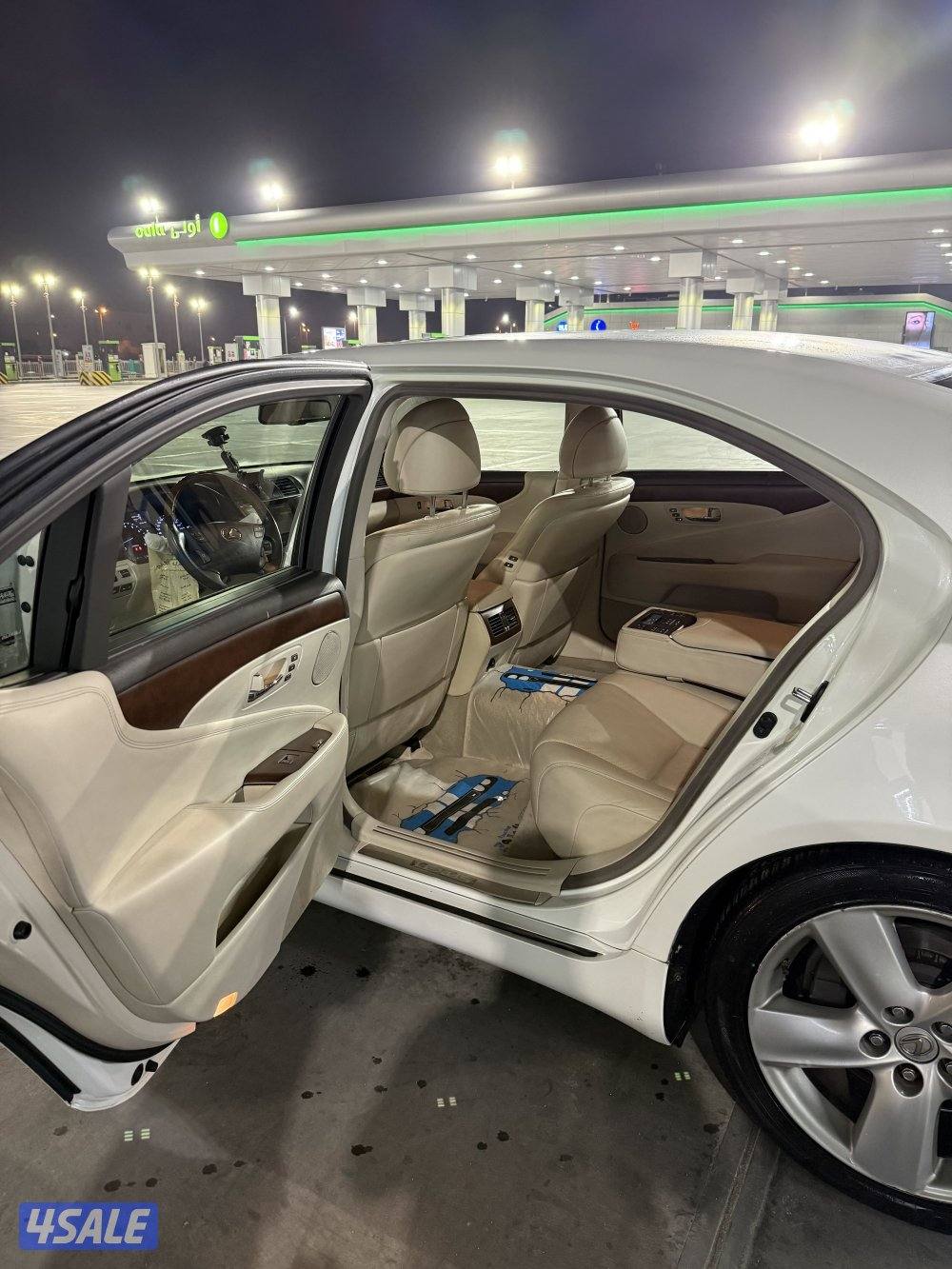 لكزس ( LS460 ) لارج لون ابيض1
