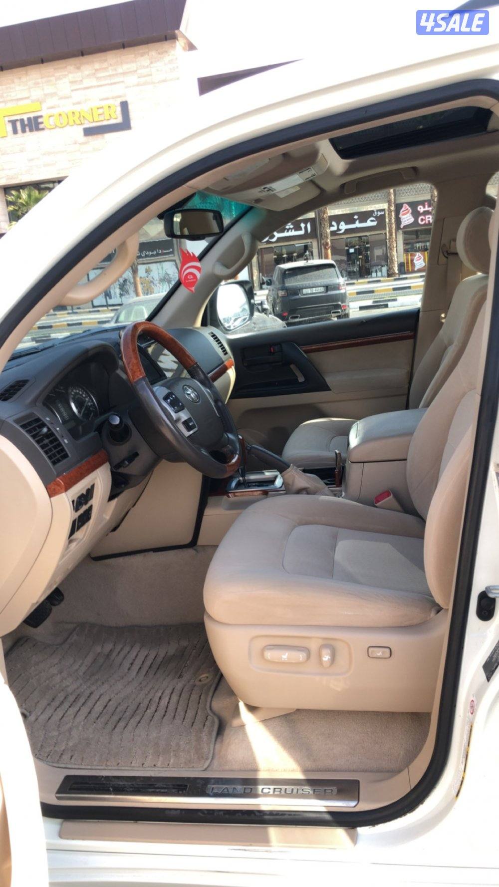 للبيع لاندكروزر جي اكس ار ٢٠١٥ وارد الساير0
