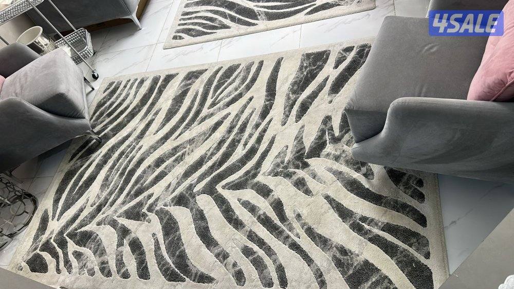 للبيع ستارة و عدد ٢ سجاد3