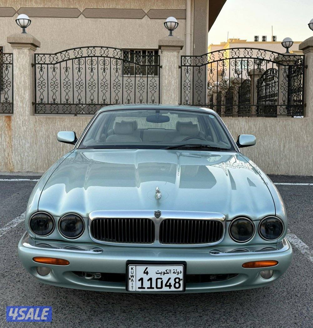 بحالة ممتازة صبغ الوكالة جاكور XJ8 موديل 1998 ماشي 216 مكيف تواير جديد2