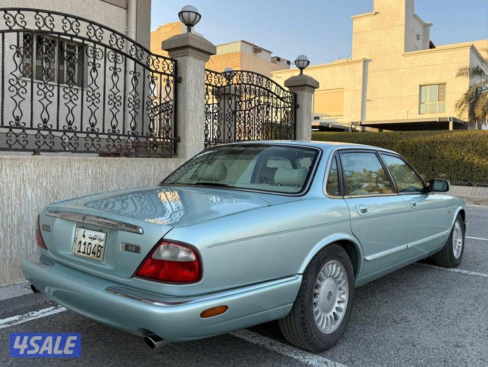 بحالة ممتازة صبغ الوكالة جاكور XJ8 موديل 1998 ماشي 216 مكيف تواير جديد4