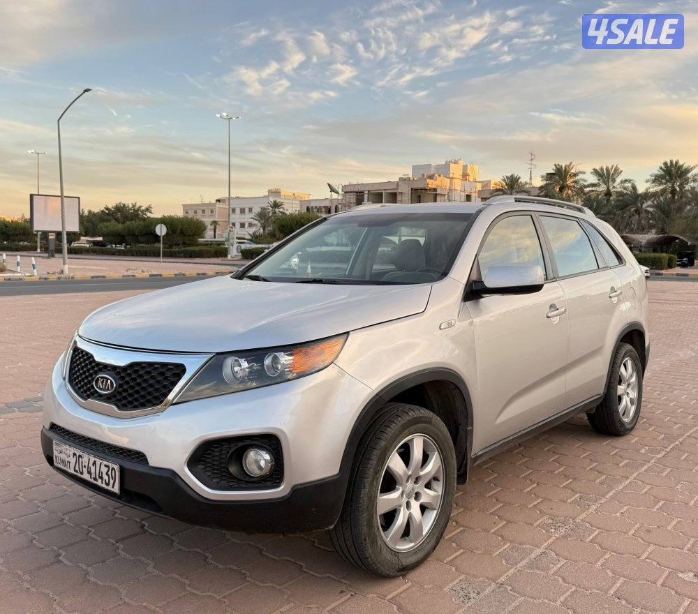 بحالة ممتازة جيب كيا سورينتو 2013 فحص ماكينة قير شاسي 4 سلندر 7 راكب1