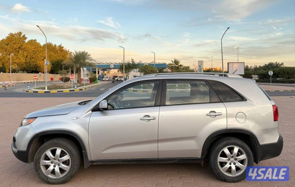 بحالة ممتازة جيب كيا سورينتو 2013 فحص ماكينة قير شاسي 4 سلندر 7 راكب2