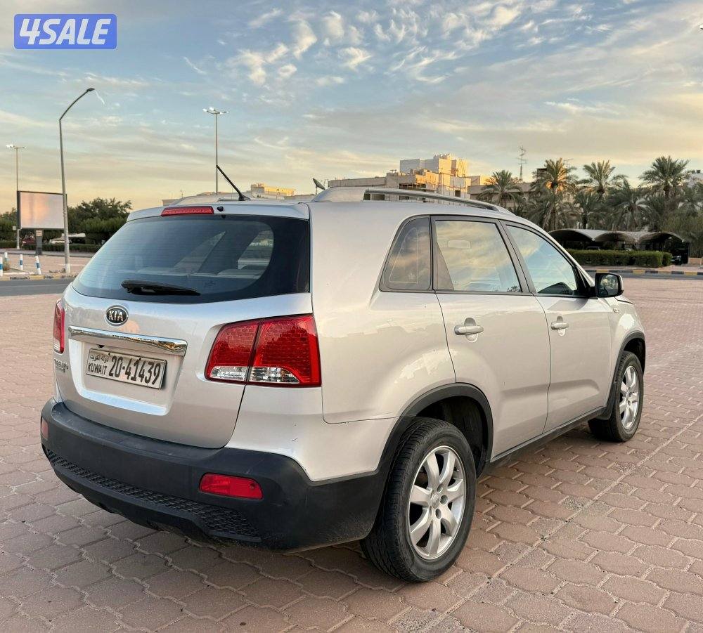 بحالة ممتازة جيب كيا سورينتو 2013 فحص ماكينة قير شاسي 4 سلندر 7 راكب5