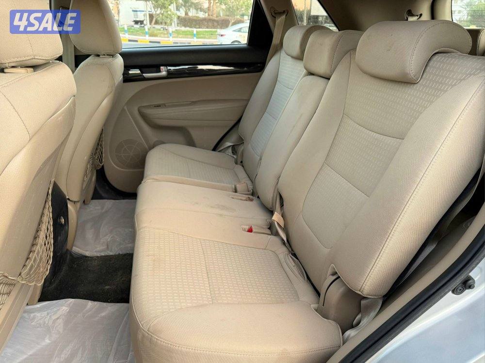 بحالة ممتازة جيب كيا سورينتو 2013 فحص ماكينة قير شاسي 4 سلندر 7 راكب8