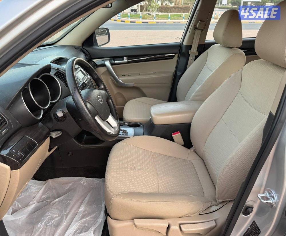 بحالة ممتازة جيب كيا سورينتو 2013 فحص ماكينة قير شاسي 4 سلندر 7 راكب9