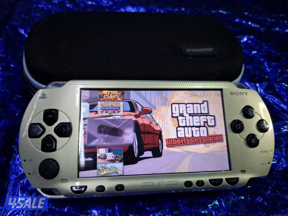 PSP SONY P1000 MODEL GOLD/ BLACK 8GB SD CARD WITH 54 GAMES0