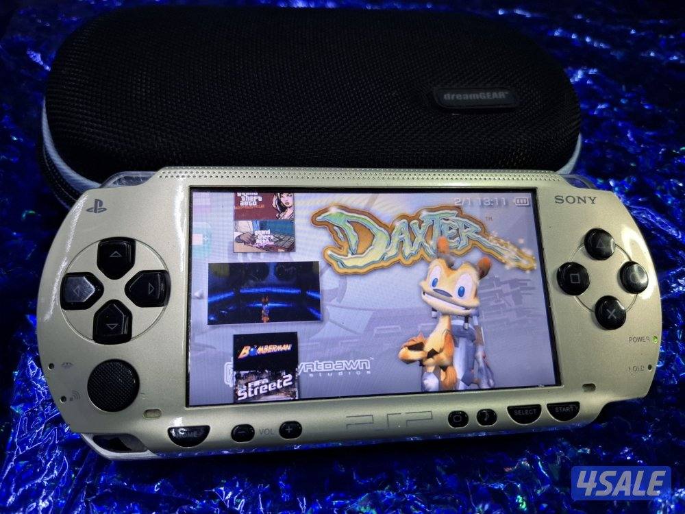 PSP SONY P1000 MODEL GOLD/ BLACK 8GB SD CARD WITH 54 GAMES2