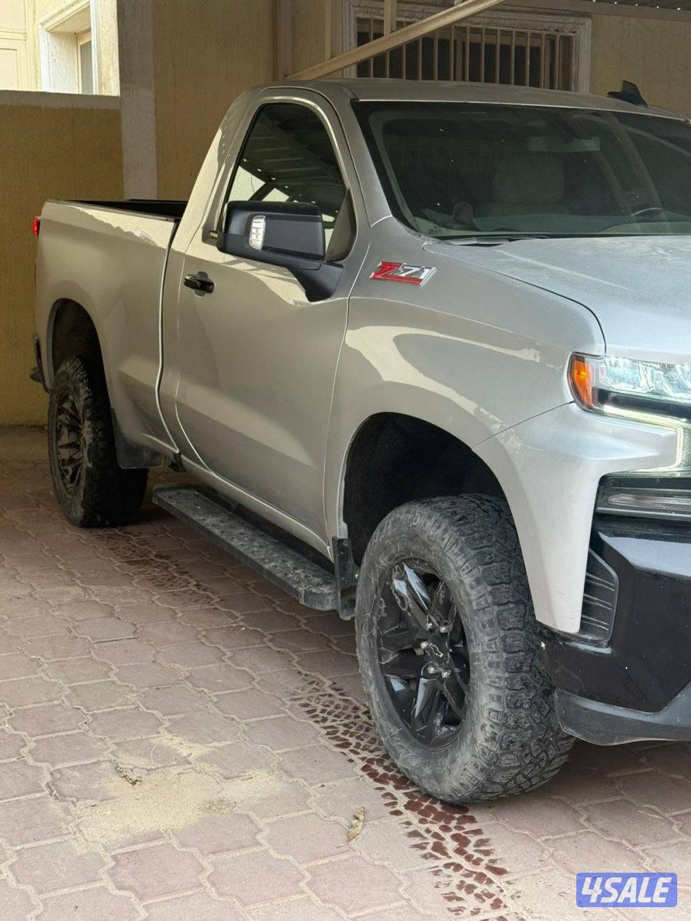 للبيع سلفرادو Z712