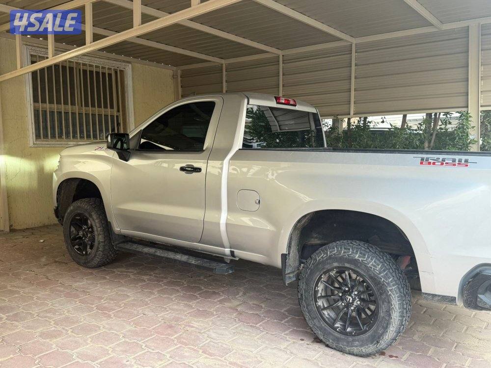 للبيع سلفرادو Z716